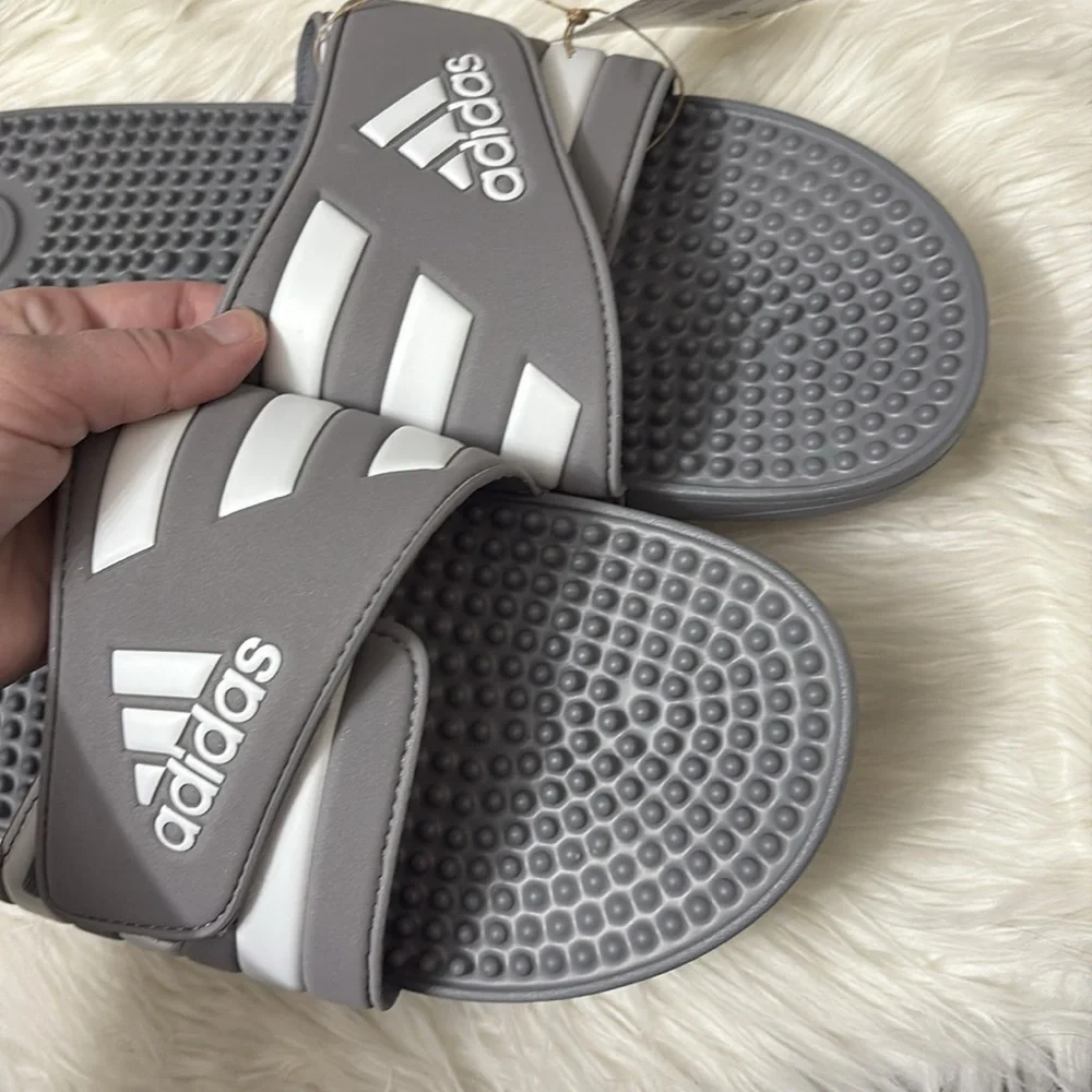 NEW In Box Adidas Men’s Grey White Adissage Slides Size 18